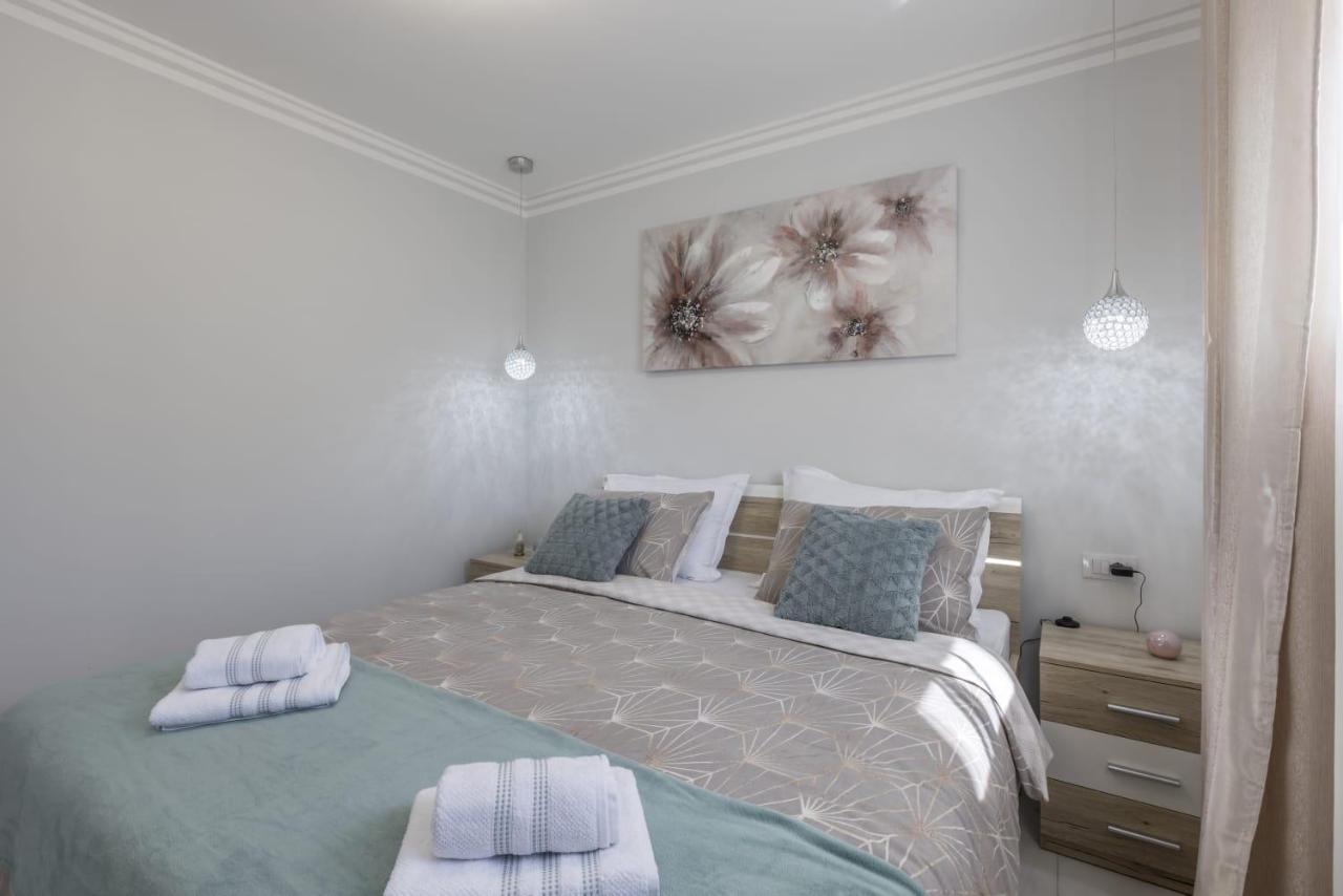 Royal Rose Gold Apartment Vodice Eksteriør bilde